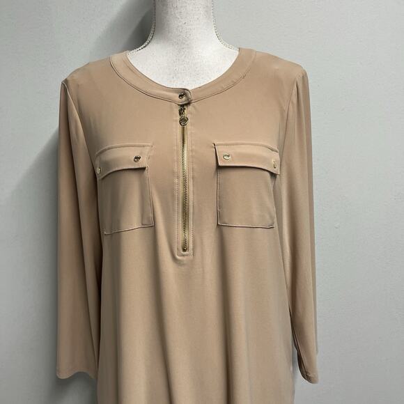 Anne Klein Tunic Top Blouse size Medium Khaki Camel Gold Zipper Pockets Stretch - Picture 2 of 8